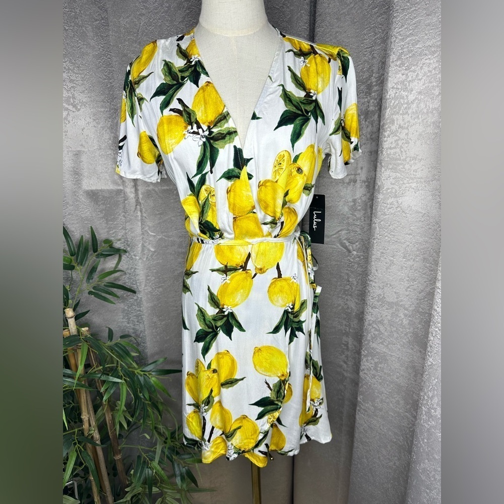 NWT Lulus A La Tart White and Yellow Lemon Print Wrap Dress Sz S - Picture 3 of 12